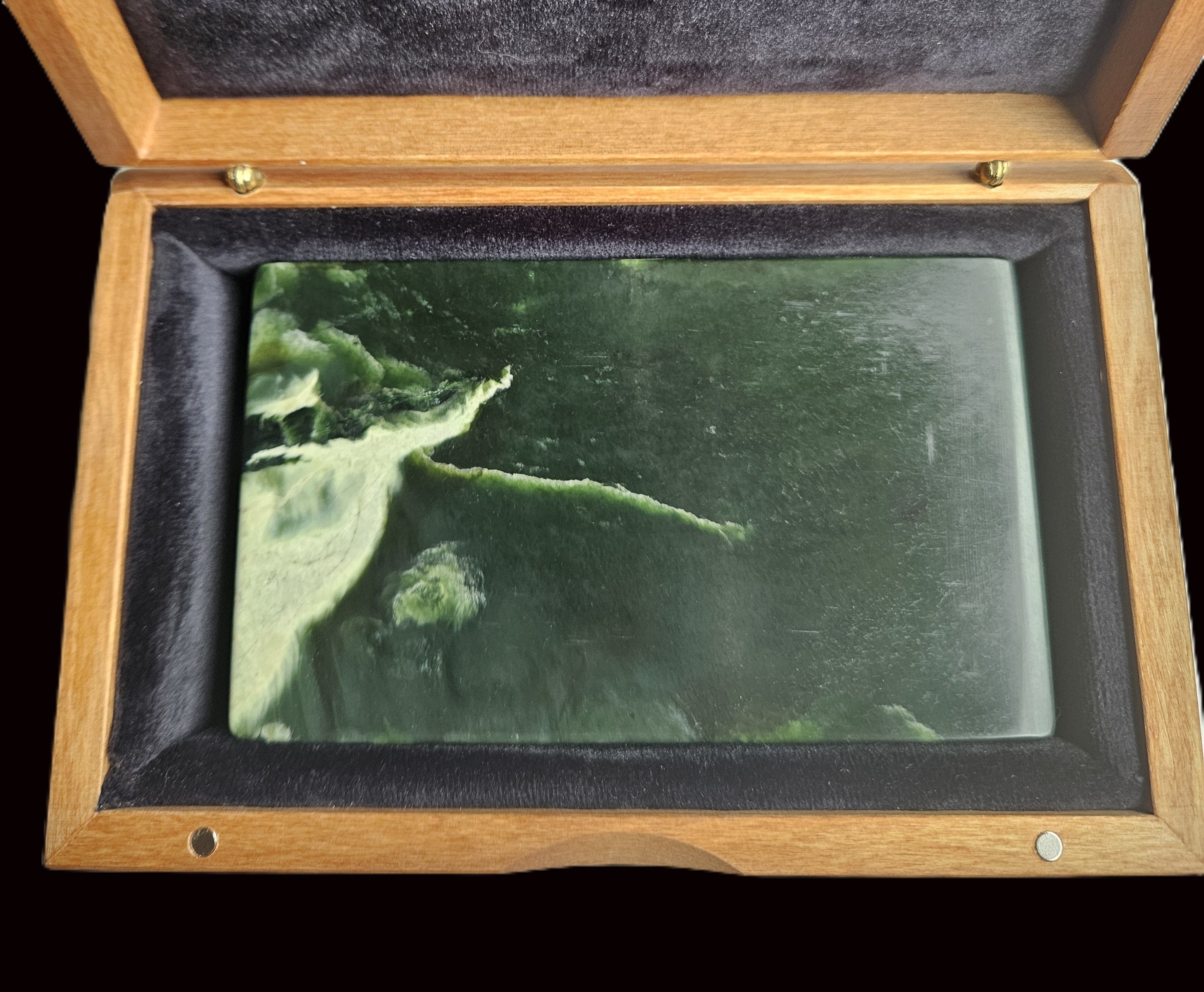 Jade tablet in rimu presentation box (KA0006)